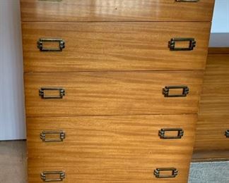 Vintage Hardwood 5 Drawer Dresser	49.5x34x20	HxWxD
