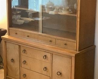Vintage Hutch/China Cabinet	65x48x17	HxWxD
