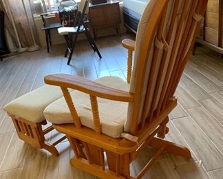 Natural Wood Glider Rocking Chair w/ Ottoman		
