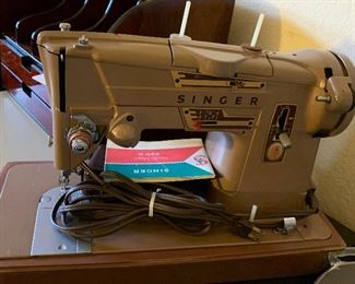 Singer Sewing Machine		
