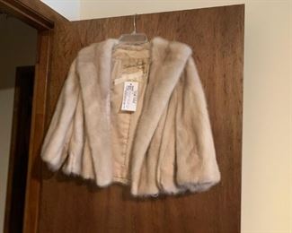 #28	clothes	small short light mink jacket by Richter and Frankin New York 	 $100.00 
