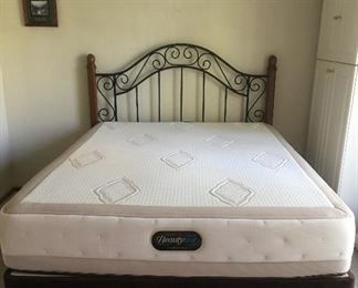Queen bed with Beautyrest mattress
