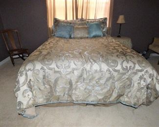 Queen Bed, Quality Comforter Set
