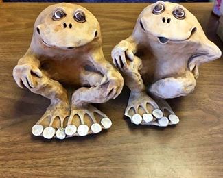 https://www.ebay.com/itm/124145393359 KB0058: Dave Grossman Vintage 1978 Clay Ceramic Frog Sculptures $20
