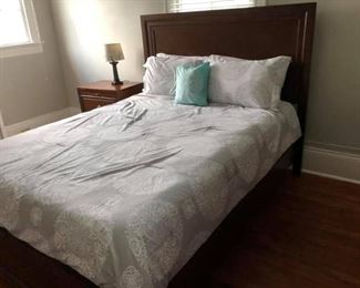 https://www.ebay.com/itm/114190608778	PA001A: Wooden Bed Frame 85"x63"x56" -Tradional Back
 PA001 Bed Frame $125, Mattress $100, nightstand $50, Comforter $20, Lamp $5 .
We will not hold unless Paid for
Venmo @Rafael-Monzon-1
PayPal: Agesagoestatesales@gmail.com
Facebook Message Pay.
Square Invoicing Visa, MasterCard, Amex ...
if paid for we can hold it on L And Rd until a week after quarantine is lifted. Call Us 504-430-0909
No Deliveries