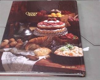 THE SOUTHERN LIVING COOKBOOK FROM THE FOODS STAFF OF SOUTHERN LIVING MAGAZINE BY OXMOOR HOUSE $10.00 BOX 76 AB0237	Pay online by Venmo: @Rafael-Monzon-1, PayPal Email: Agesagoestatesales@Gmail.com, or Square Call for info 504-430-0909
