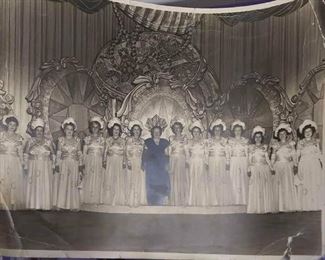 https://www.ebay.com/itm/114158186406 BoX55: 1940s ERA BLACK AND WHITE PICTURE OF WOMEN IN BALL GOWNS MYSTIC KREWE OF SHANGRI-LA $25