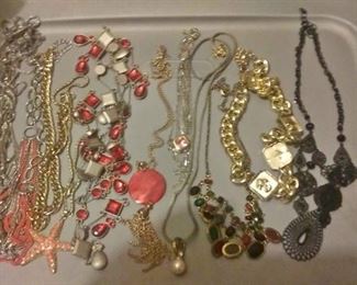 https://www.ebay.com/itm/124150470824 CJ0007 COSTUME JEWELRY NECKLACE LOT RX BOX 4 CJ0007 $15