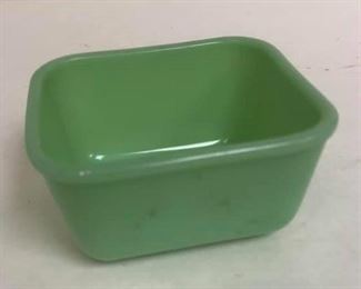 https://www.ebay.com/itm/124142977358 Cma2023: Jadeite Fire King Philbe Green Small Refrigerator Dish NO Lid $20