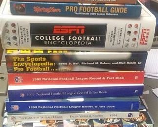 https://www.ebay.com/itm/114190021293 GB4162008 LOT OF NINE FOOTBALL BOOKS & GUIDES BOX 75A GB4162008 $20