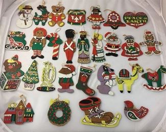 $15 https://www.ebay.com/itm/114190028125 KB0123: 1960's-1970's Vintage Lot of 28 2-Sided Hand Painted Wooden Christmas Ornaments $15