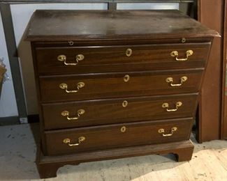 https://www.ebay.com/itm/114145607487 LAN779: Councill Chippendale Four Drawer Mahogany Chest W/ Pullout Writing Table 0 $225