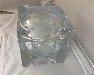 https://www.ebay.com/itm/124131015386 LAN9984: Heavy Lucite World Globe Ice Bucket Crystal Clear Image Acrylic Box By Grainware Carlisle 0 $125