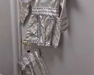 $35 https://www.ebay.com/itm/124135566229 NNS002 VINTAGE USED PROTEUS MARDI-GRAS CHILDS PAGE OUTFIT SMALL $35