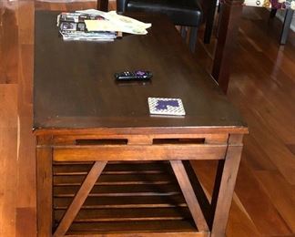 https://www.ebay.com/itm/114183801598 PA025: Wood Coffee Table Local Pickup $75