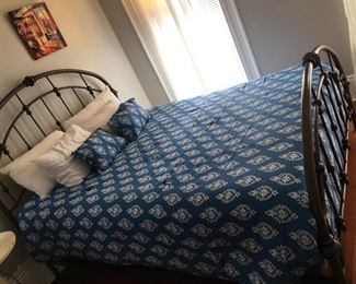 https://www.ebay.com/itm/124153676373 PA027: White on Blue Comforter Queen $15