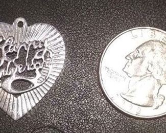https://www.ebay.com/itm/124156081195 RX4152006 STERLING SILVER 925 HAPPY ANNIVERSARY CHARM WEIGHT 2.5 GRAMS RX BOX 1 RX415206 $10