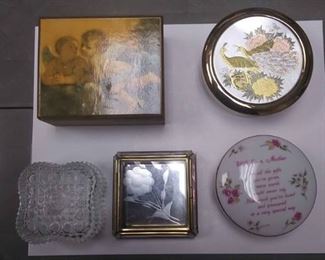 https://www.ebay.com/itm/124173651395 AB0334 LOT OF FIVE LADIES DECORATIVE BOXES BOX 70 AB0334 $10