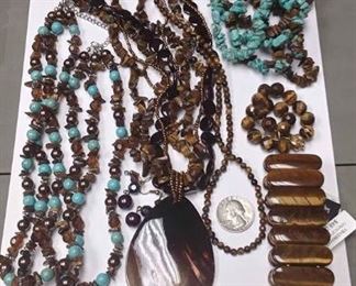 https://www.ebay.com/itm/114209775888 AB0336 COSTUME JEWELRY LOT OF 7 PCS TIGER EYE & STONE BOX 74 AB0336 $20