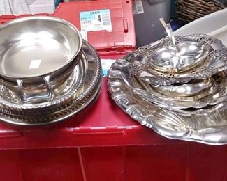 https://www.ebay.com/itm/124173792649 BOX071 LOT OF 15 VARIOUS SIZE SILVER PLATED TRAYS BOX071 $40