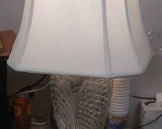 https://www.ebay.com/itm/114212180680 AB0355: VINTAGE CUT CRYSTAL GLASS & BRASS TABLE LAMP FR0NT OF STORE AB0355 $30