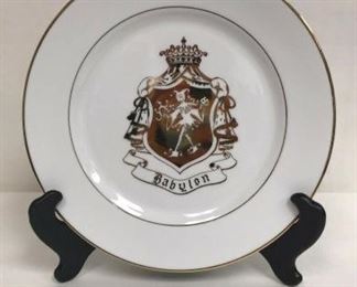 https://www.ebay.com/itm/114212610000 GB014: BABYLON PLATE 1983 NEW ORLEANS MARDI GRAS KREWE FAVOR $20.00