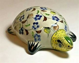 https://www.ebay.com/itm/124176096352 JX001: ACAPULCO PRINCESS MEXICO SOUVENIR CERAMIC TURTLE HAND PAINTED FOLK ART $20.00
