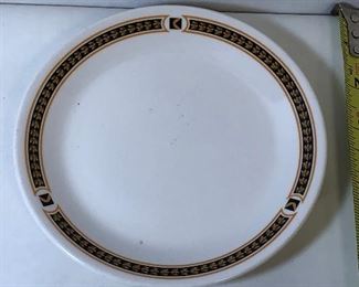 https://www.ebay.com/itm/124177248658	LAN9808 Black and Gold Trim Sycuse China Railroad Canada Porcelaine Plate	 $20 

