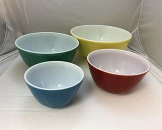 https://www.ebay.com/itm/124179363117	BU1002: Pyrex : Vintage Mixing Bowls Primary Colors 401 402 403 404	 $85 
