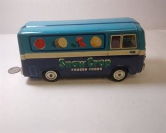 https://www.ebay.com/itm/114218474175	BU3041 VINTAGE PRESSED METAL SNOW CROP FROZEN FOODS VAN FRICTION TOY MADE IN JAPAN BY HAIASHI MANUFACTURING 8 3/8 X 3 1/2 X 3 1/8 INCHES ABBU BOX 7BU3041	 Auction 
