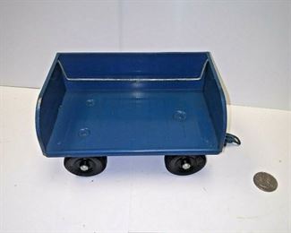 https://www.ebay.com/itm/114227160922	BU3028 1960s VINTAGE TONKA BLUE PAINTED TRAILOR PRESSED STEEL 1:18 SCALE MADE IN	 Auction 
