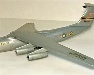 https://www.ebay.com/itm/124199059269	BU043: VINTAGE MODEL OF US AIR FORCE MAC 38077 	 Auction 
