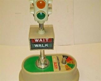 https://www.ebay.com/itm/124199011351	BU3091 USED VINTAGE 1960s BUDDY L AUTO-ACTION TOY TRAFFIC LIGHT D CELL BATTER	 Auction 
