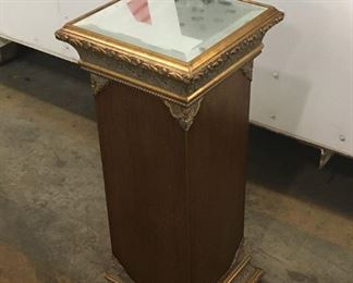 https://www.ebay.com/itm/124201074989	KB0171: Detailed Wooden Pedestal w/ Mirror 10.5" x 10.5" x 25.5"	 $70.00 
