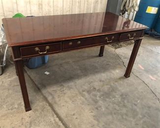 https://www.ebay.com/itm/124201796896	LAN9864: Antique Writing Table / Desk Local Pickup	 $200.00 
