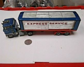https://www.ebay.com/itm/124205210394	AB0402 USED VINTAGE CORGI TOYS NO. 1137 FORD PANEL TRUCK 1/43 SCALE RELEASED IN	 Auction 
