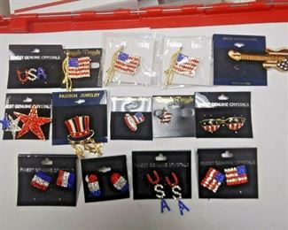 https://www.ebay.com/itm/124206099756	AB0404 LOT OF 14  PATRIOTIC AMERICAN FLAG EARRINGS, PIN, AND BROOCHES. LOT  CONT	 Auction 
