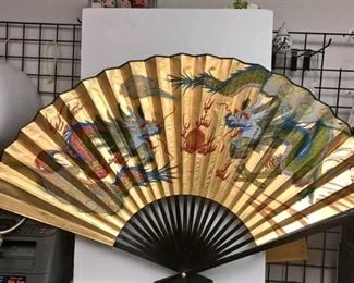 https://www.ebay.com/itm/124207350809	Cma2074: Large Oriental Folding Fan 60’ Extended	 $35.00 
