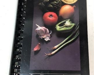 https://www.ebay.com/itm/124209011755	LAN9885 LaBonnie Cuisine Cooking New Orleans Style Cookbook	 $5.00 	Buy-It-Now
