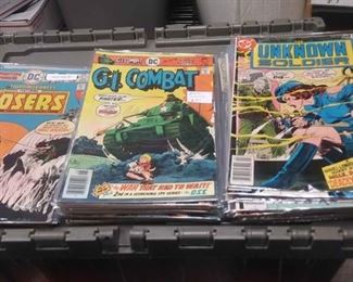 https://www.ebay.com/itm/124166179080	AB0297 VINTAGE BRONZE AGE DC COMIC BOOK LOT OF 53 BOOKS 24 - THE UNKNOWN SOLDIER 15 - G.I. COMBAT 14 - THE LOOSERS LOT OF 53 BOOKS BOX 77 AB0297	 $115 

