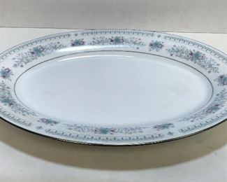 https://www.ebay.com/itm/114272445496	KC004: CROWN MING FINE CHINA JIAN SHIANG MADE IN CHINA SERVING PLATTER	 $20.00 
