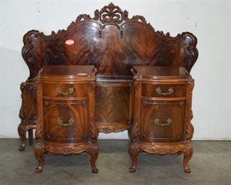 Full Size bed and 2 nightstands (suite)