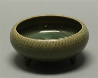 Chinese longquan porcelain censer, possibly Ming dynasty