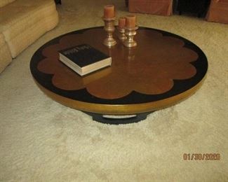 GREAT MID CENTURY ROUND COFFEE TABLE