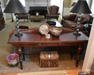 Ethan Allen Sofa table, Decorative lamps, decor