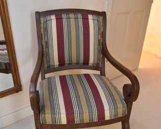 Accent chair