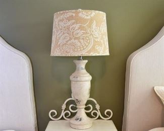 Accent Table, decorative lamp 