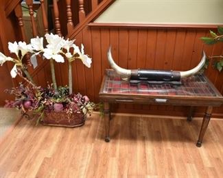 Floral, Accent table, horns