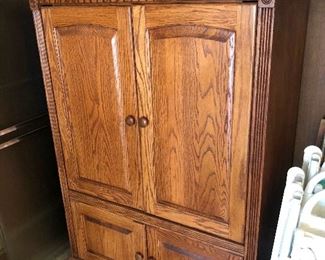 great storage cabinet, for quilts, blankets, or to be sued for TV storage