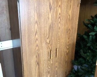 great storage cabinet, see inside in next photo